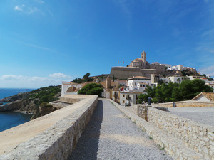 Animation in 4 Sterne Hotel auf Ibiza (ESIBIZ01D)